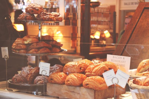 Présentoir boulangerie : mettre en valeur vos produits avec style